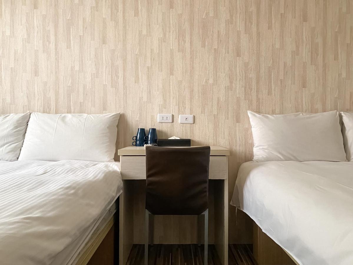 Fengjia Sleep Hotell Taichung Eksteriør bilde